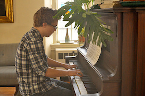 benefit dinner piano music
